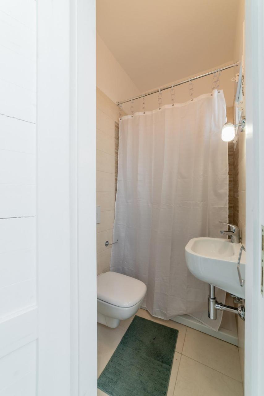 Macchia Mediterranea Guest House Бари Экстерьер фото